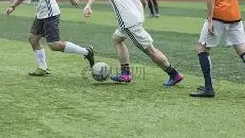 黄金海岸七楼东户三室两厅首次出租，租金13000元，家具齐全即住，抢租从速！