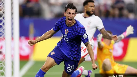 巴西3-0！内马尔成小组第一